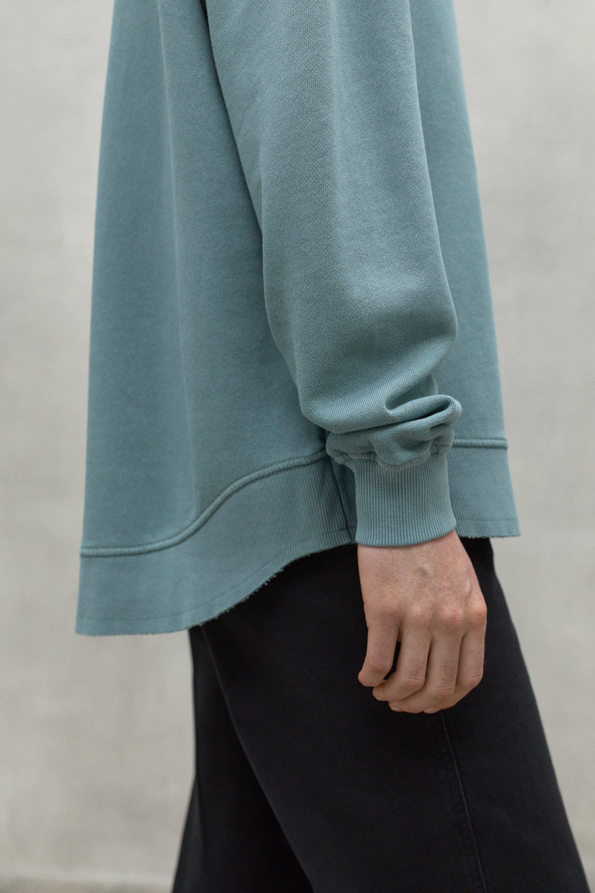 BLUE ELVAS SWEATSHIRT