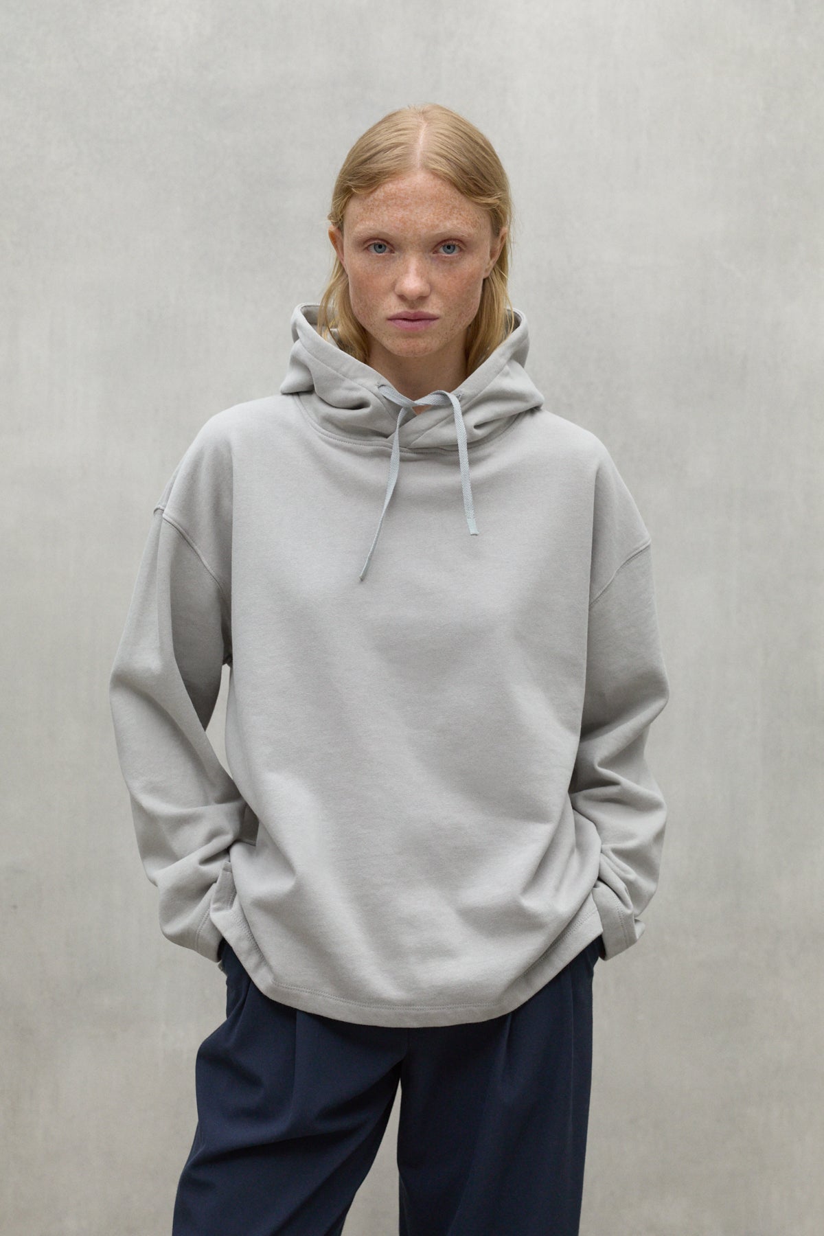 LIGHT GREY GRANADA SWEATSHIRT