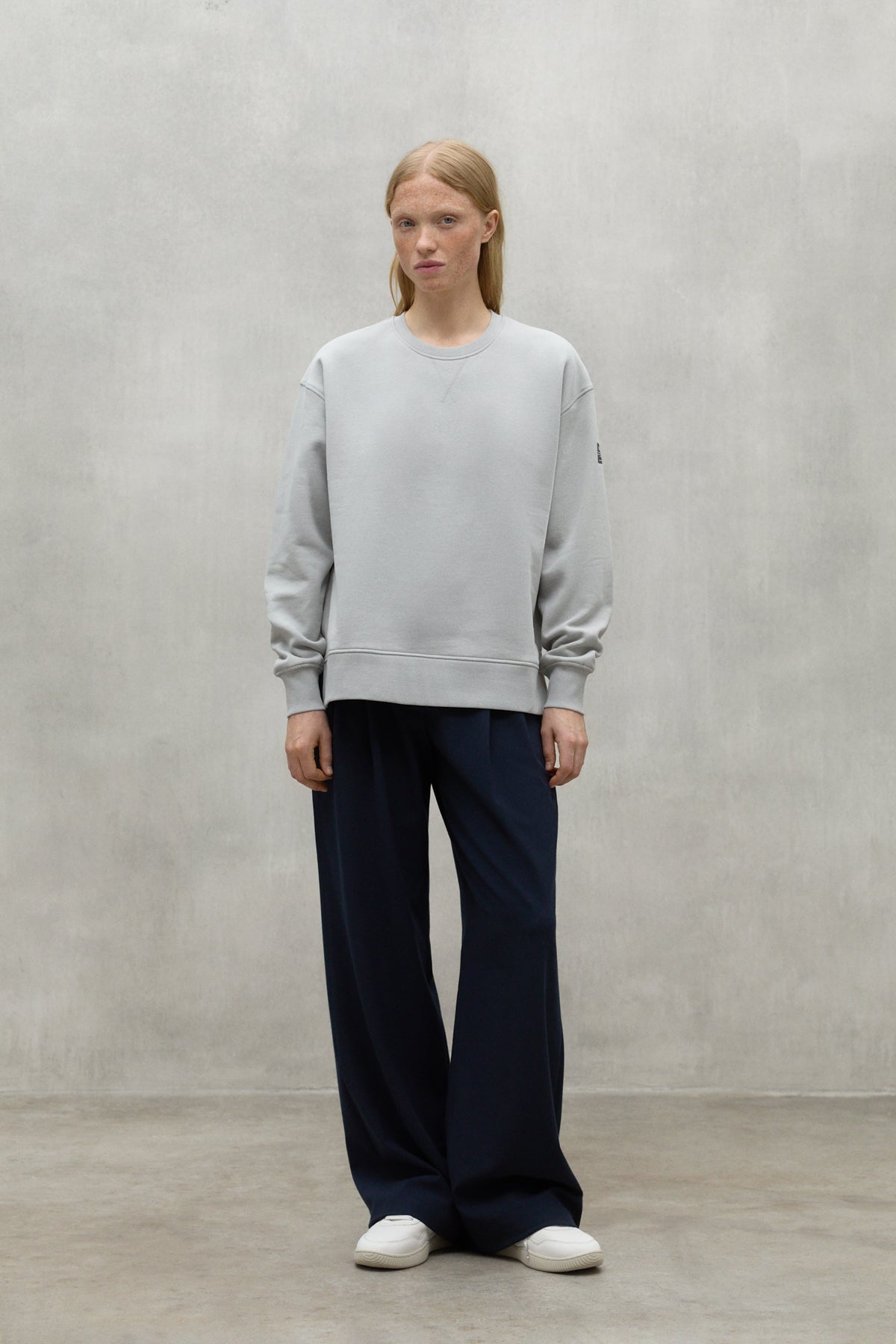 LIGHT GREY STORM SWEATSHIRT
