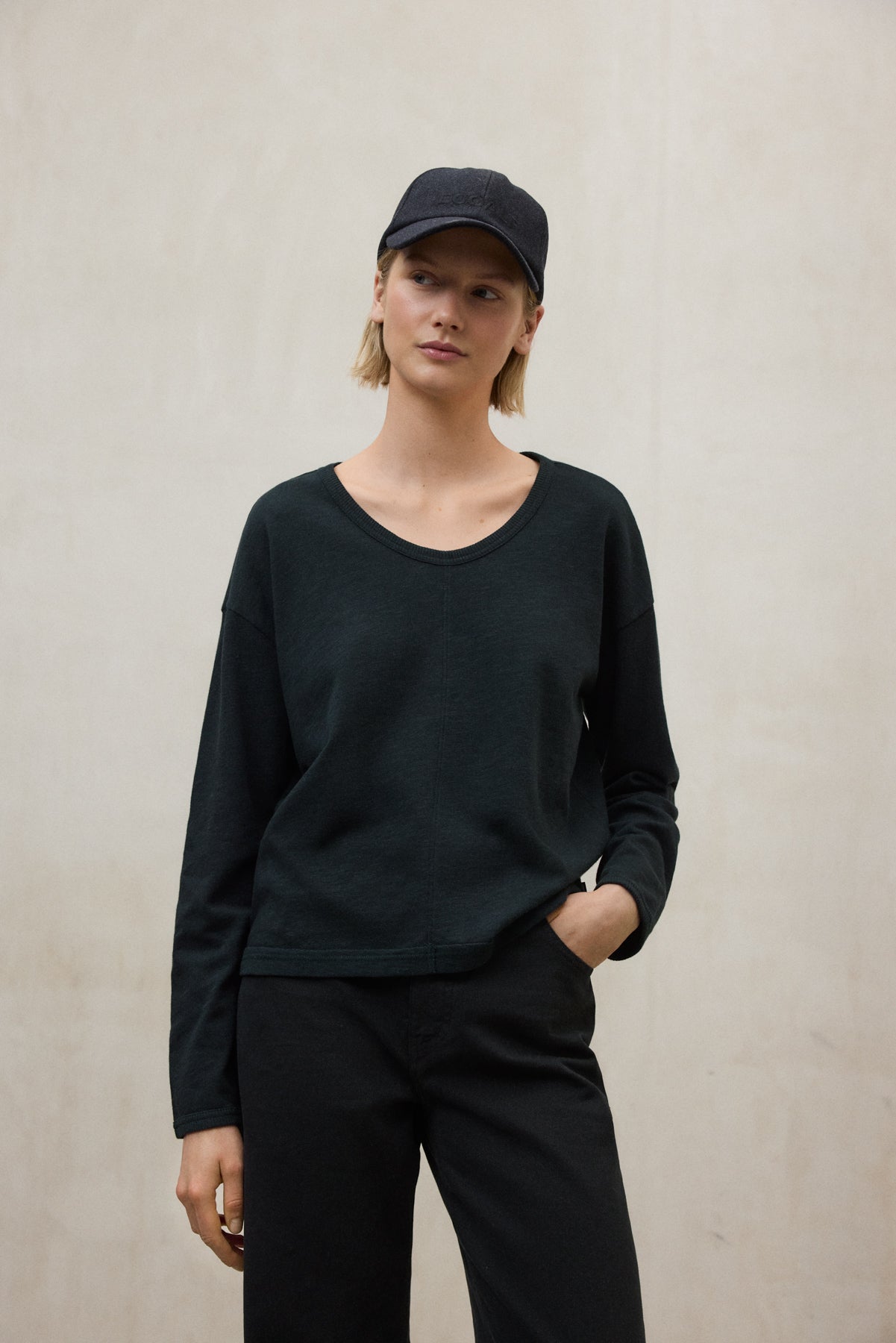 BLACK ADRAGA T-SHIRT