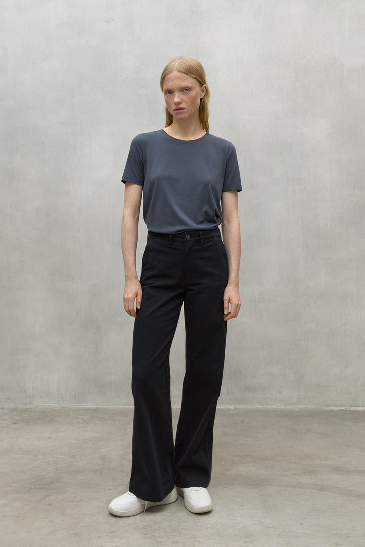 CAMISETA LAKE GRIS OSCURO