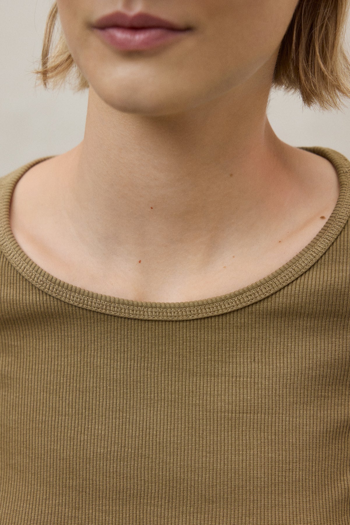 MUSTARD LONG-SLEEVED SINES T-SHIRT