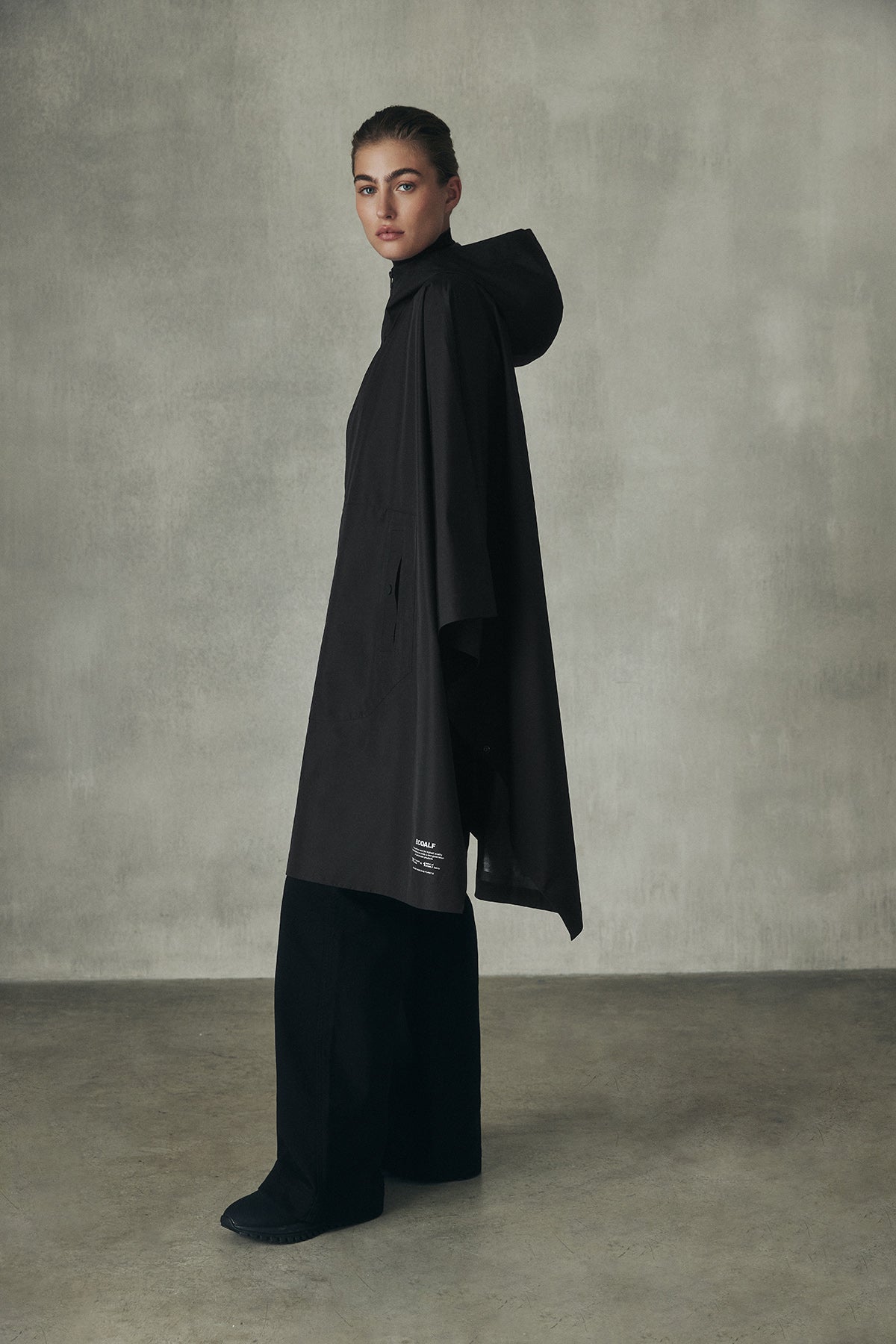 CAPE UNISEXE NOIRE NIWA