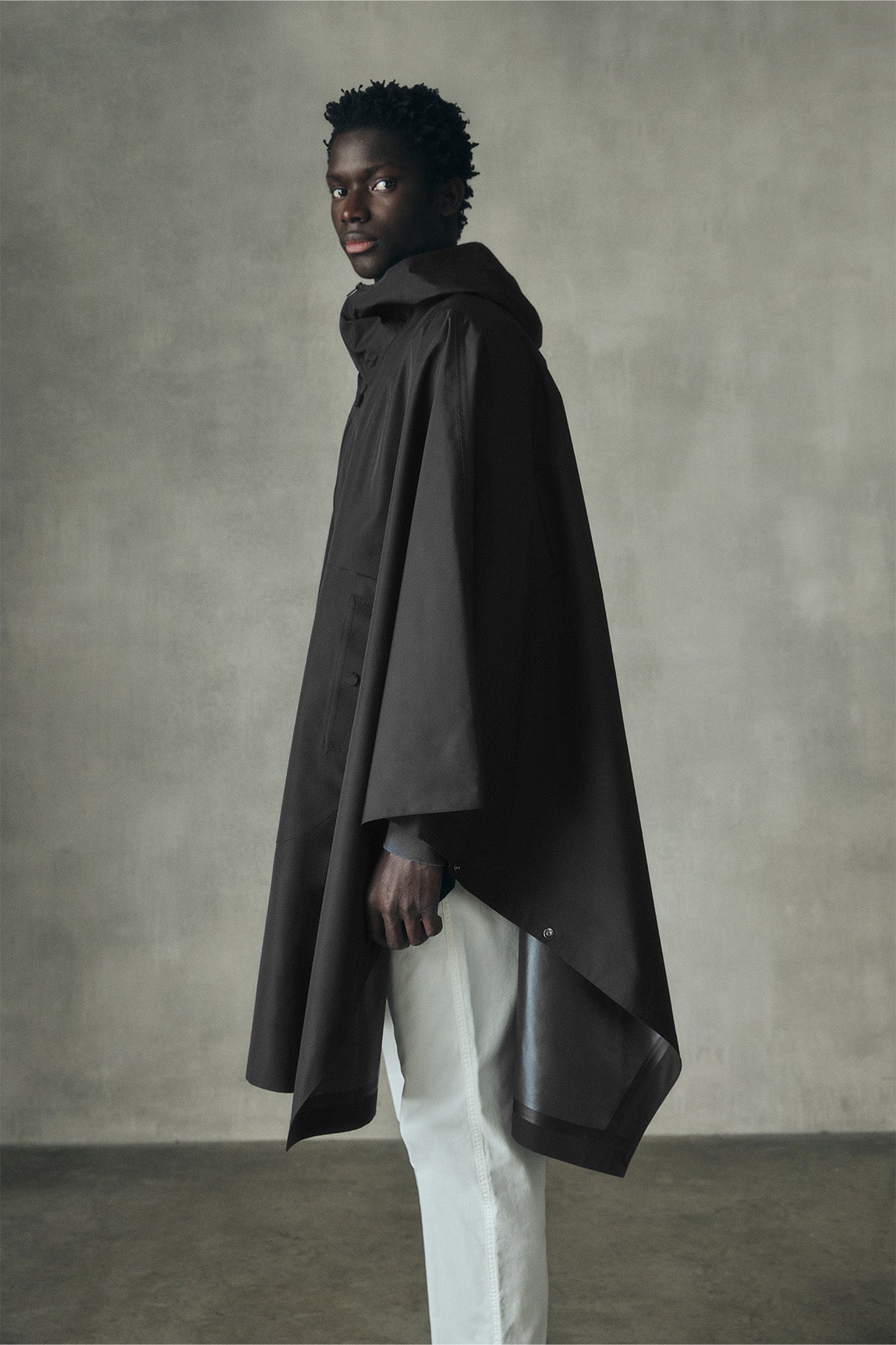 NIWA BLACK UNISEX CAPE