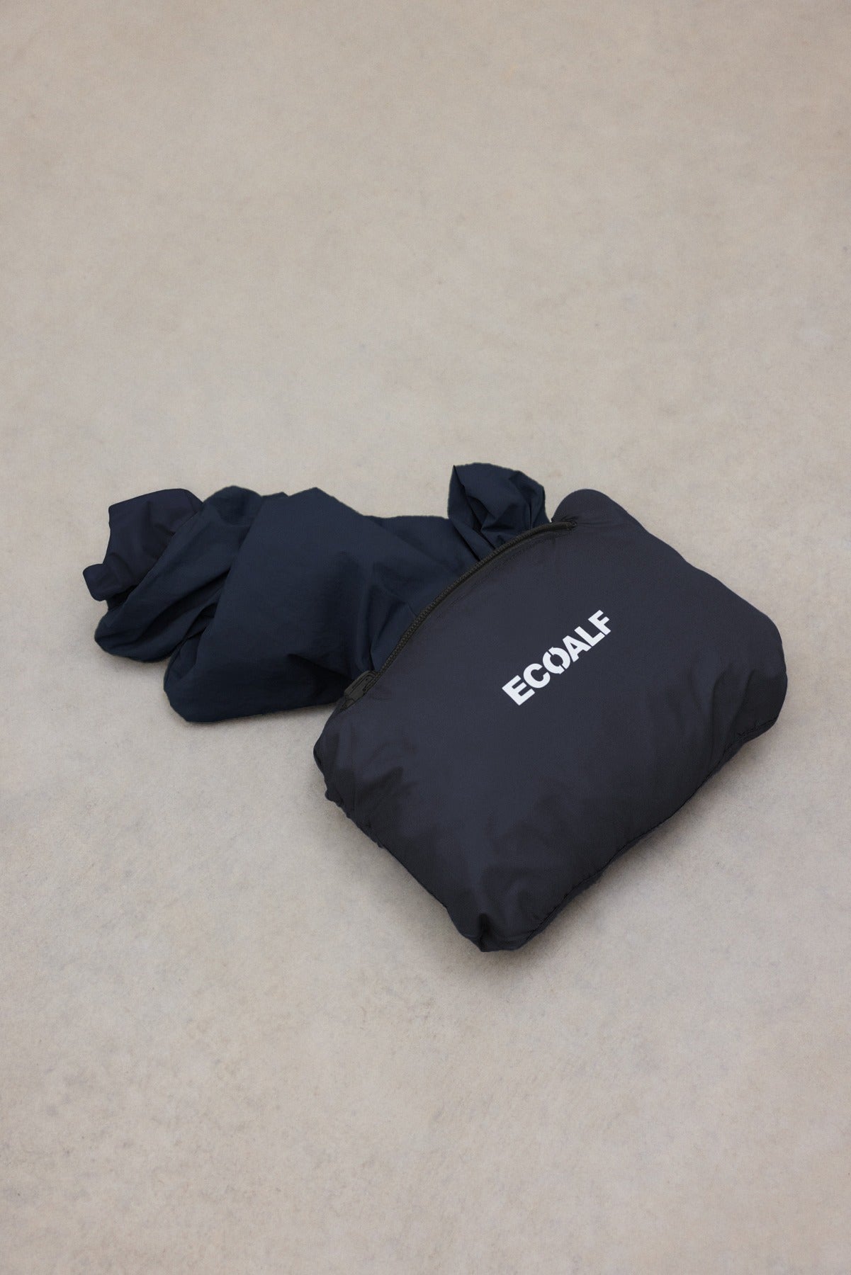 VERNE PACKABLE TRENCH COAT – NAVY BLUE