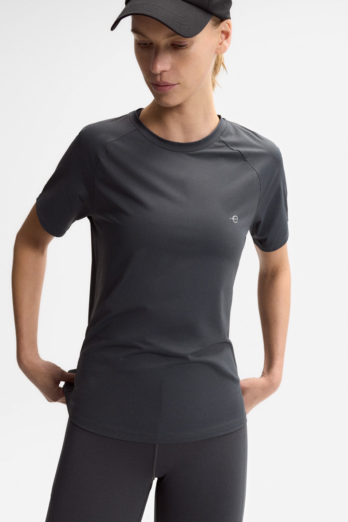 AMSTERDAM PERFORMANCE T-SHIRT GREY